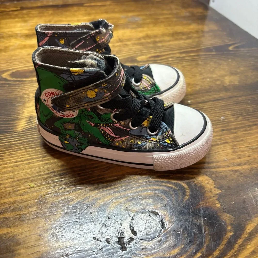 Converse Dino Sneakers Size 5‎